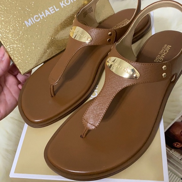 NWT Michael Kors Sandals Luggage Size 7.5 - Picture 1 of 6